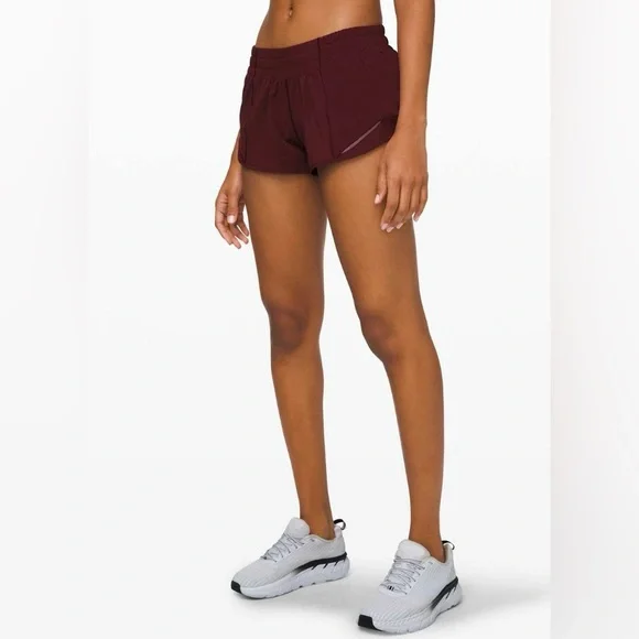 Lululemon Hotty Hot 2.5” Shorts - Picture 4 of 12